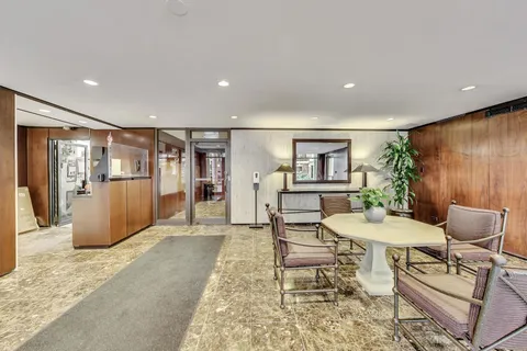 $249,000 | 1 East Scott Street, Unit 1609, Chicago, IL 60610