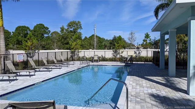 $2,600 | 21 Southeast Central Parkway, Stuart, FL 34994