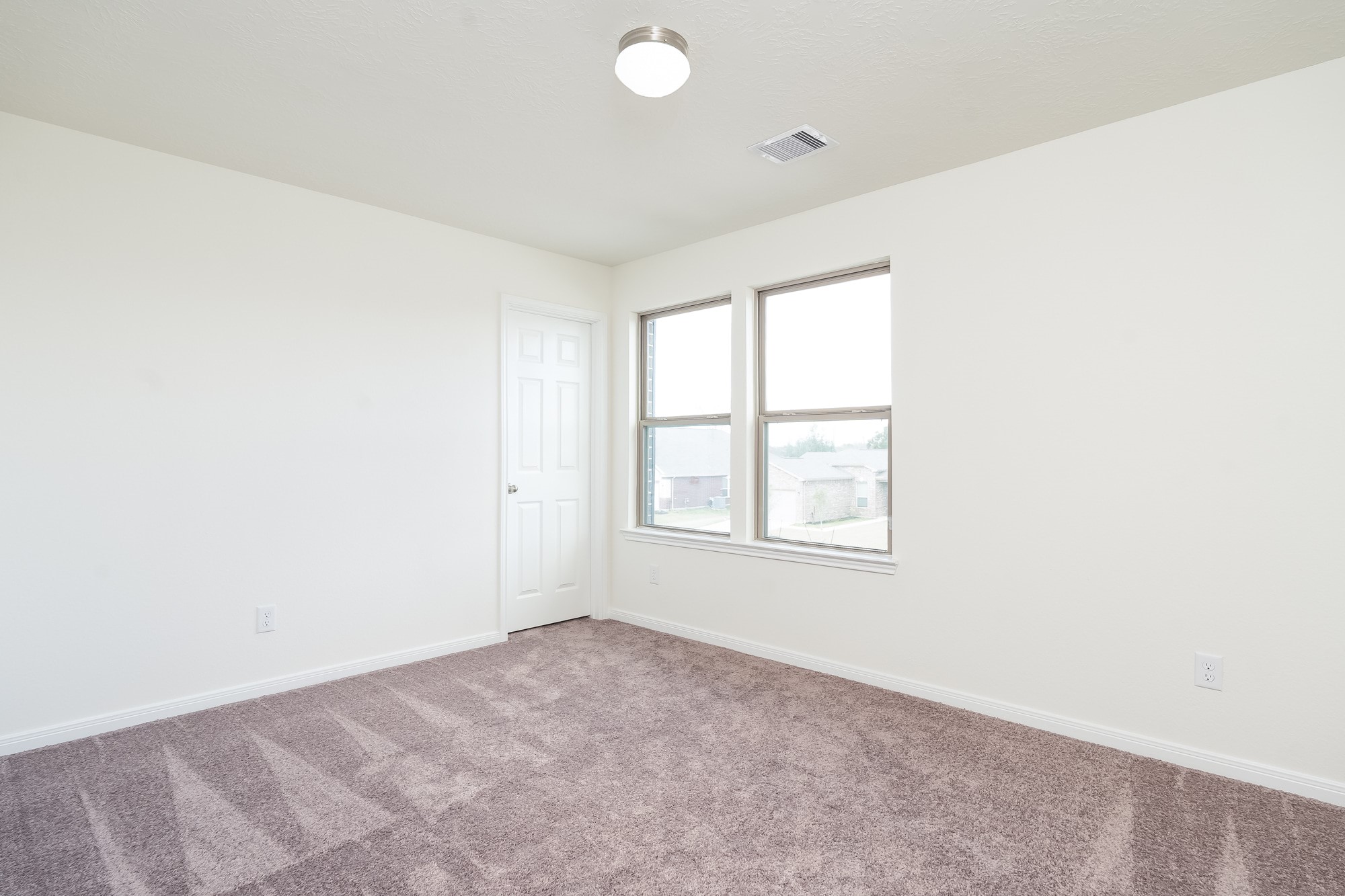 6120 Whitewing Road Rosenberg, TX 77469 - Photo 29 of 35 an empty room with a window