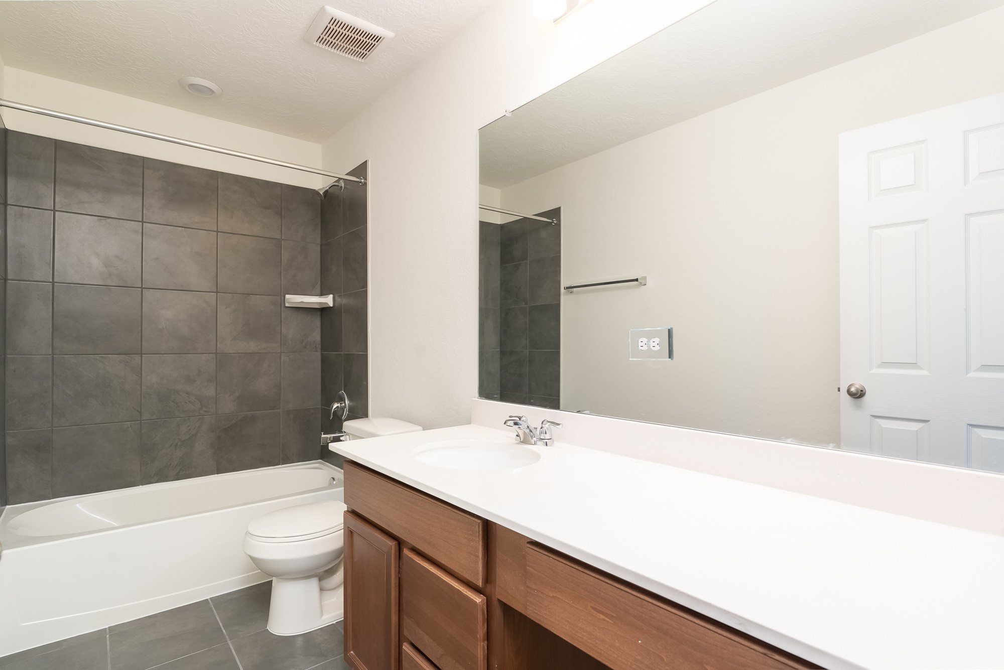 6120 Whitewing Road Rosenberg, TX 77469 - Photo 31 of 35 a bathroom with a sink a toilet and shower