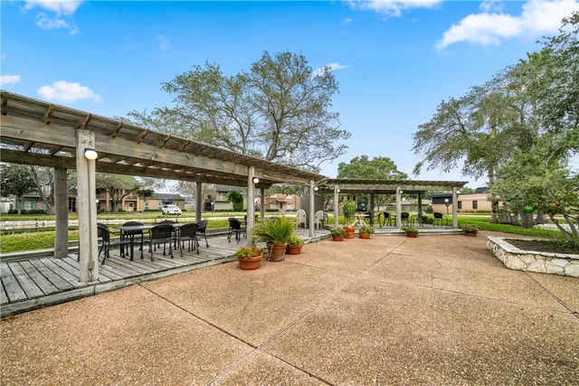 $309,000 | 29 Lake Shore Drive, Corpus Christi, TX 78413