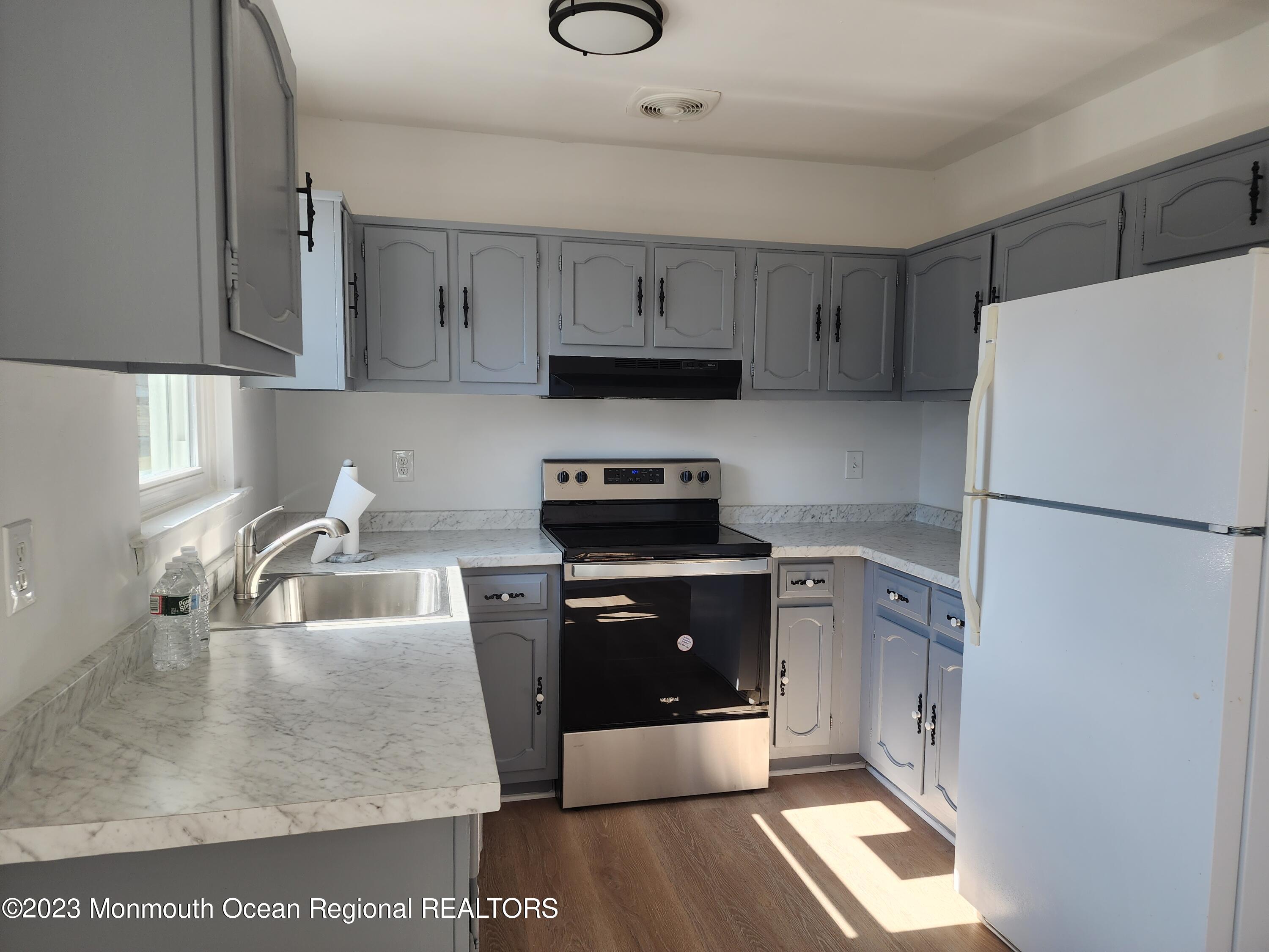 987 Constitution Boulevard, Unit B Whiting, NJ 08759 - Photo 14 of 31 20230309_132808