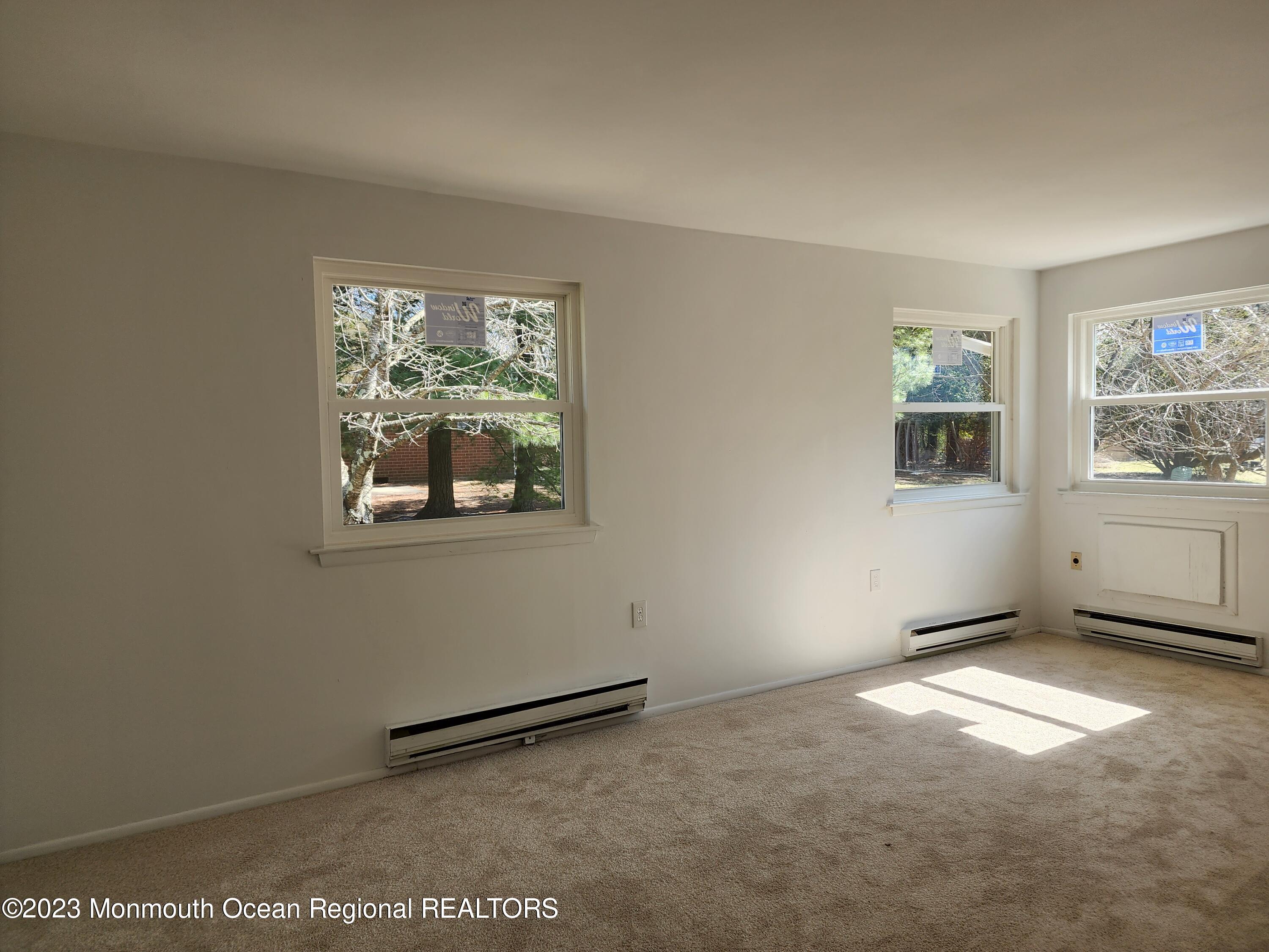 987 Constitution Boulevard, Unit B Whiting, NJ 08759 - Photo 22 of 31 20230309_132504