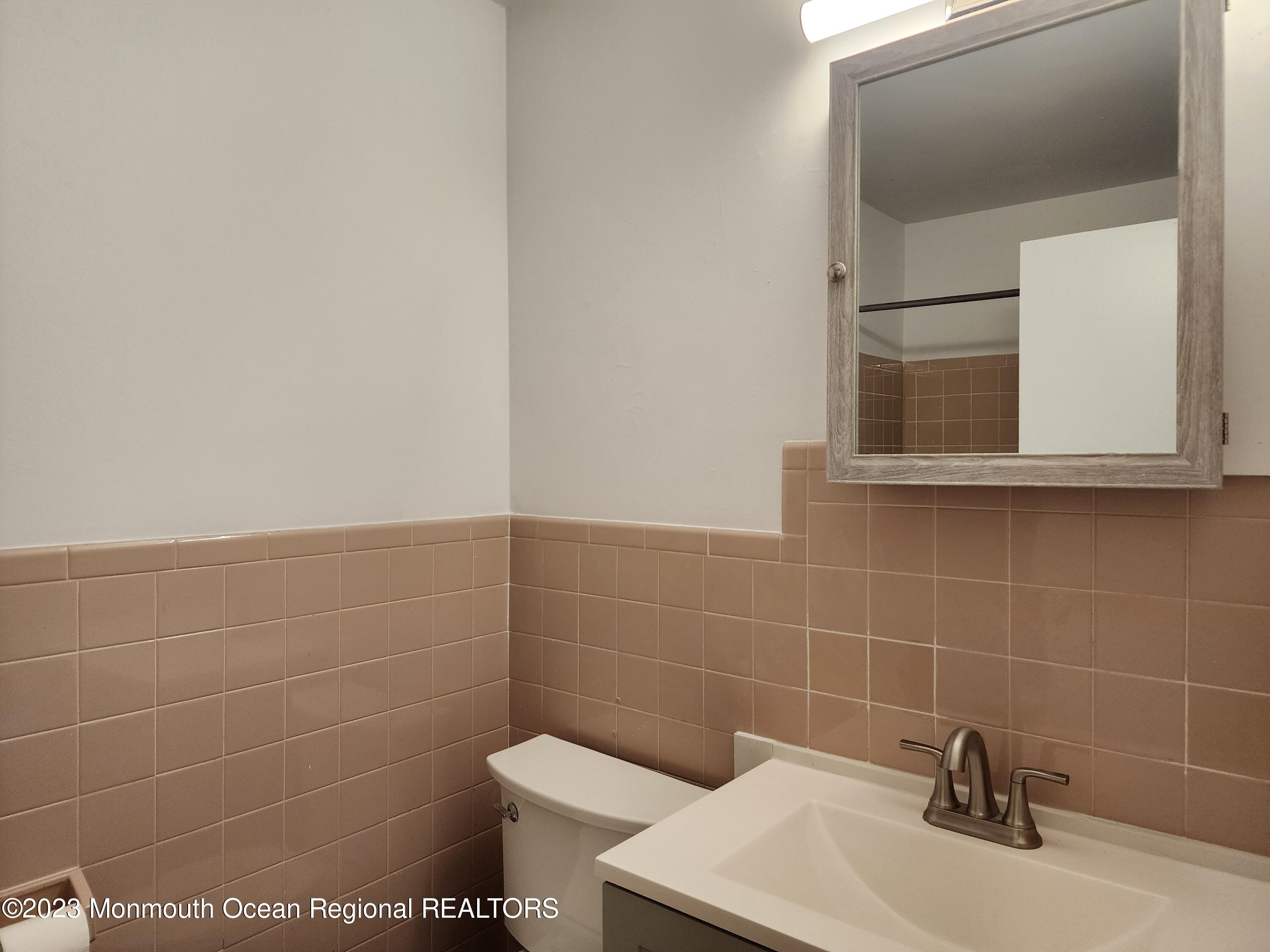 987 Constitution Boulevard, Unit B Whiting, NJ 08759 - Photo 29 of 31 20230309_132729