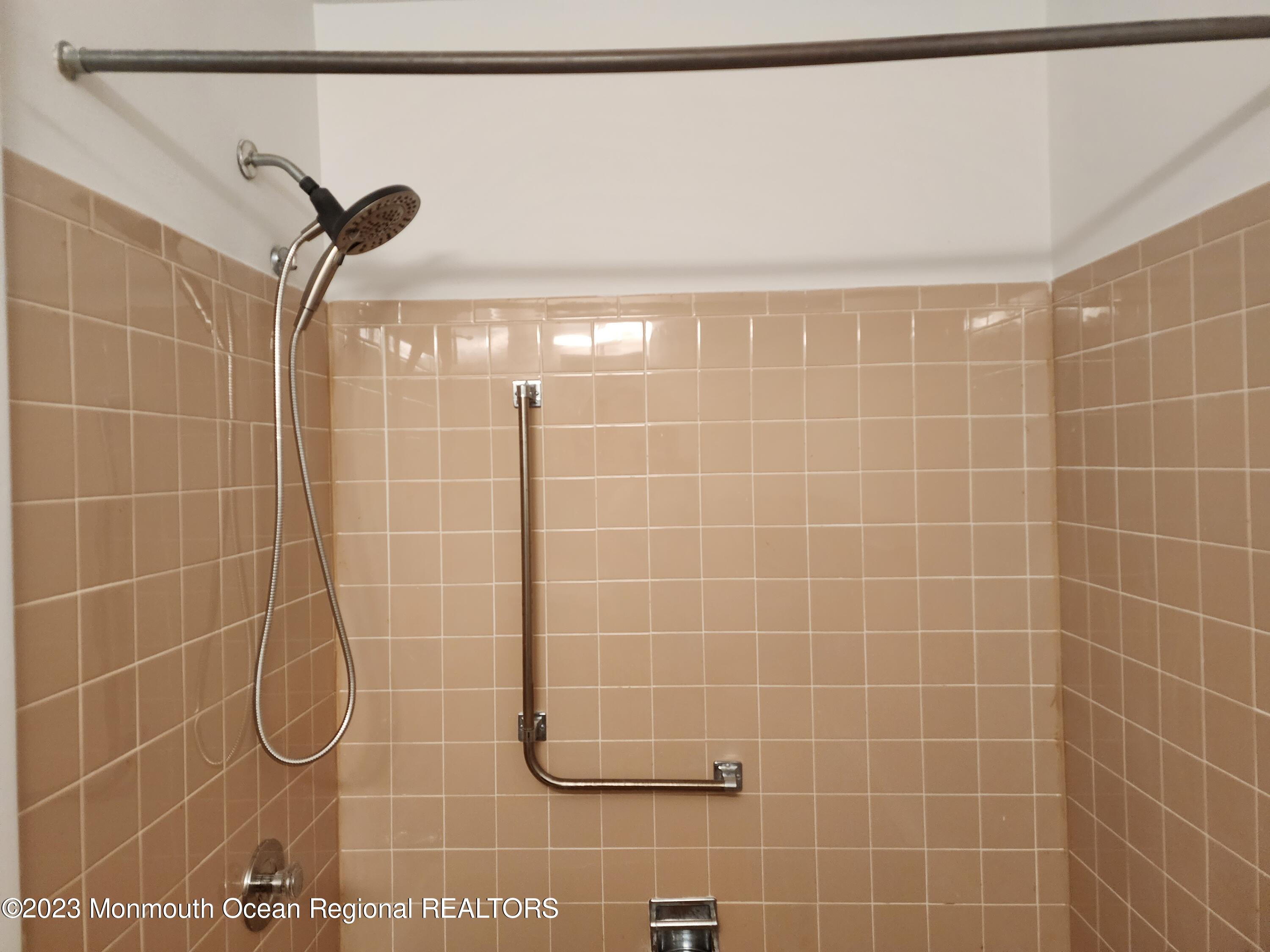 987 Constitution Boulevard, Unit B Whiting, NJ 08759 - Photo 30 of 31 20230309_132735