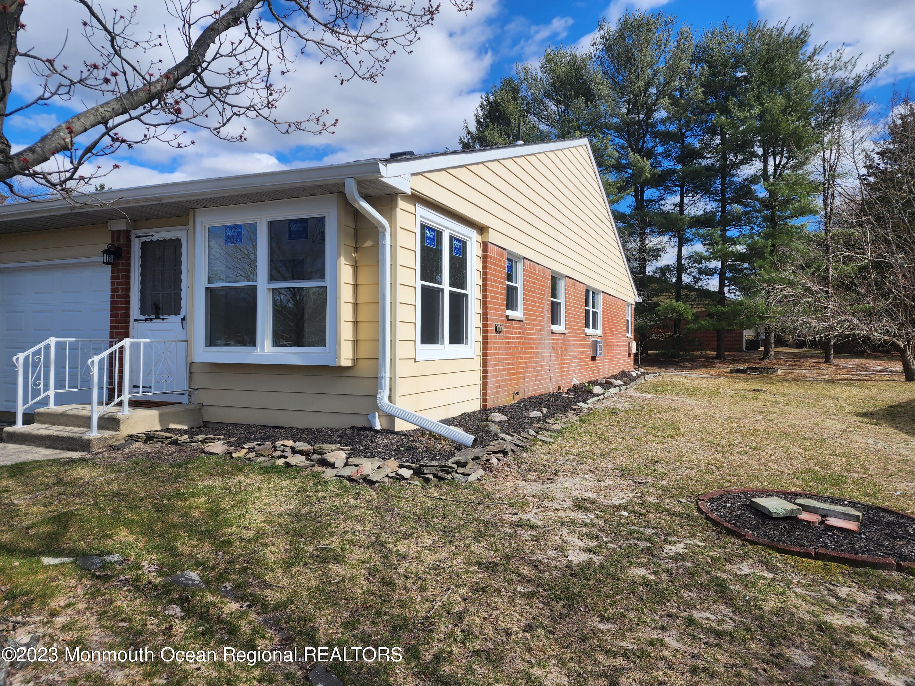 987 Constitution Boulevard, Unit B Whiting, NJ 08759 - Photo 3 of 31 20230309_133832