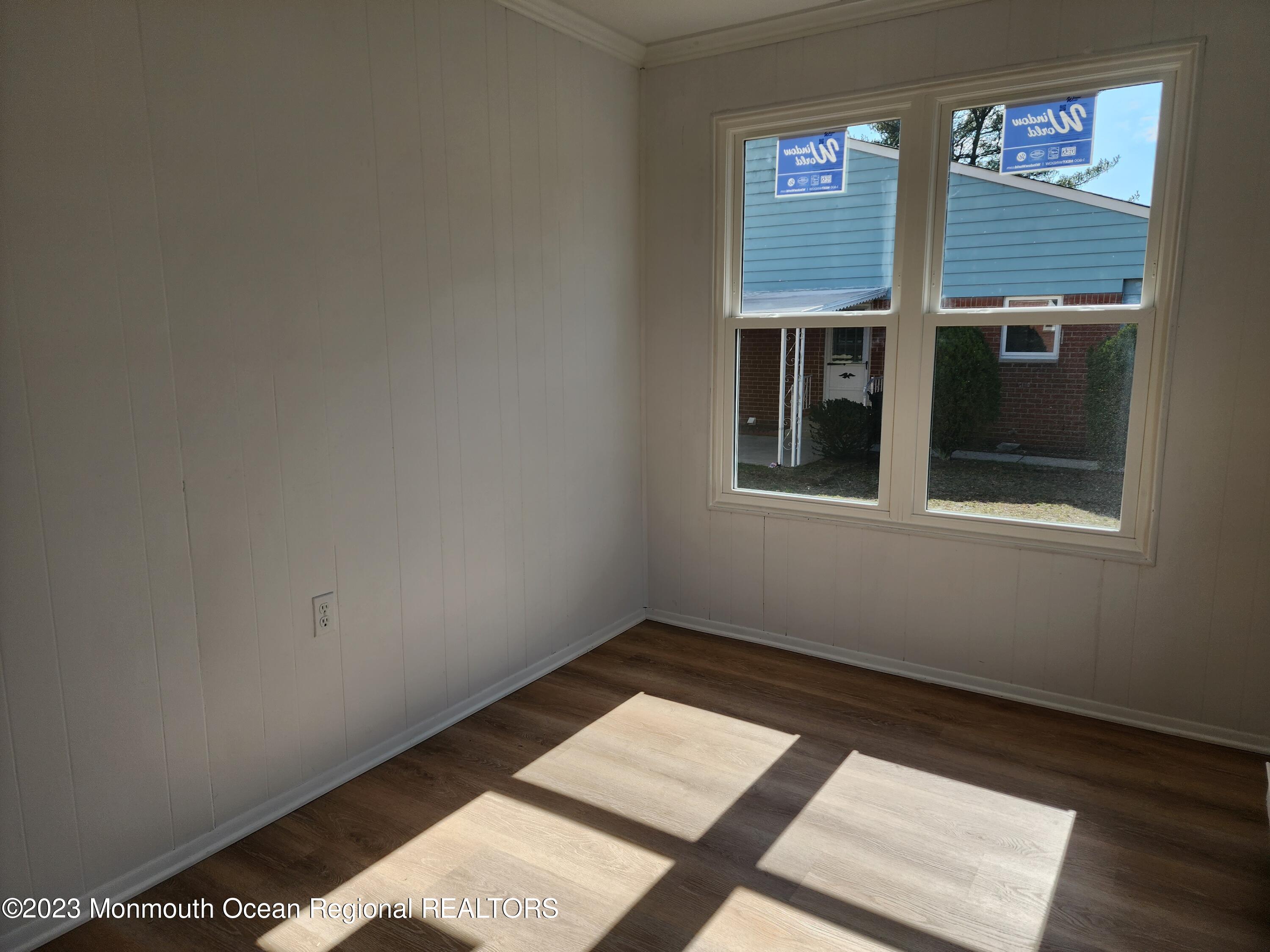 987 Constitution Boulevard, Unit B Whiting, NJ 08759 - Photo 5 of 31 20230309_132901