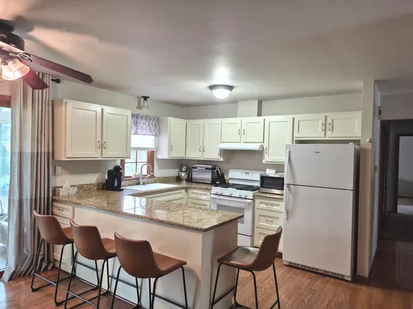 $3,500 | 1332 East Bailey Road, Naperville, IL 60565