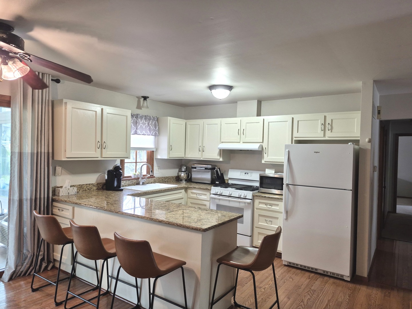 1332 East Bailey Road Naperville, IL 60565 - Photo 5 of 18