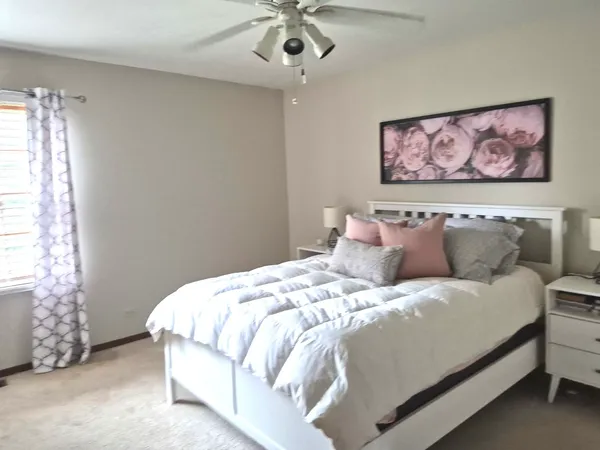 $3,500 | 1332 East Bailey Road, Naperville, IL 60565