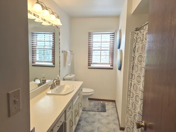$3,500 | 1332 East Bailey Road, Naperville, IL 60565