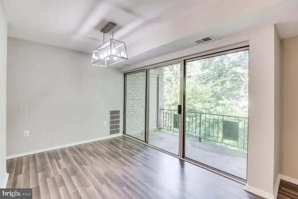 $2,000 | 5200 Crossfield Court, Unit 137, Rockville, MD 20852