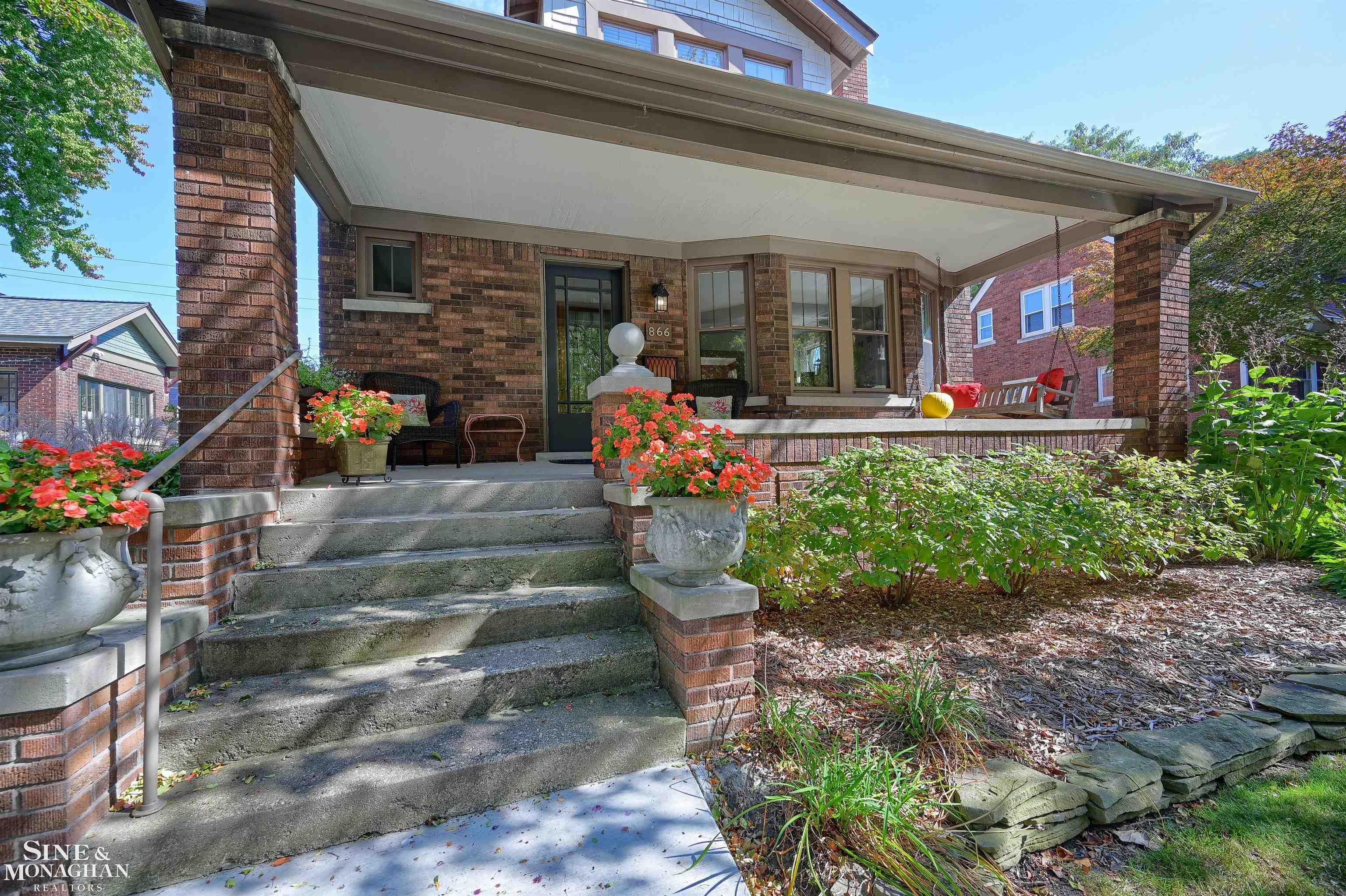 866 Barrington Road Grosse Pointe Park, MI 48230 - Photo 2 of 46