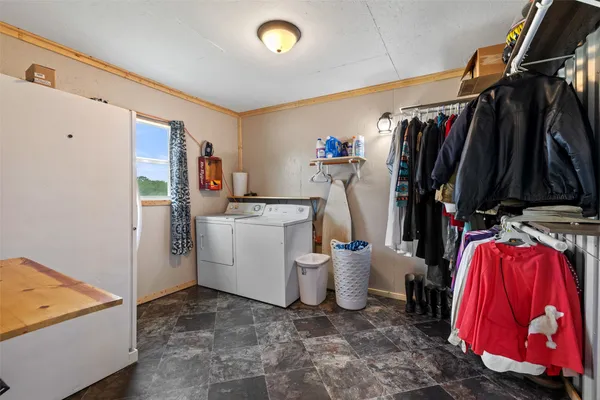 $500,000 | 3210 County Road 226, Giddings, TX 78942