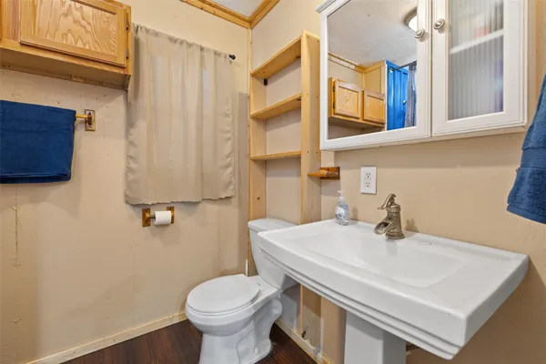 $500,000 | 3210 County Road 226, Giddings, TX 78942