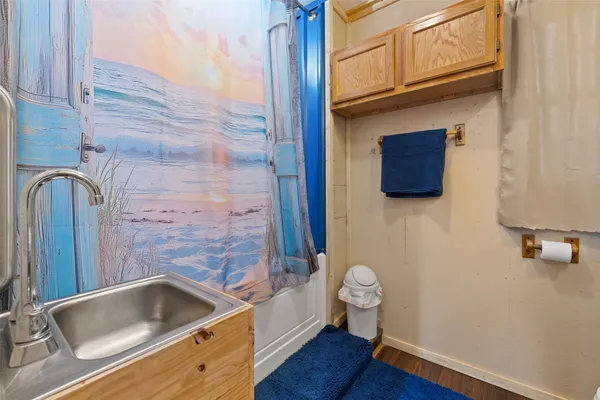 $500,000 | 3210 County Road 226, Giddings, TX 78942