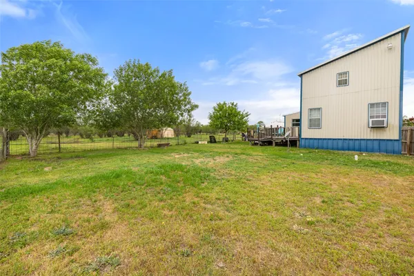 $500,000 | 3210 County Road 226, Giddings, TX 78942