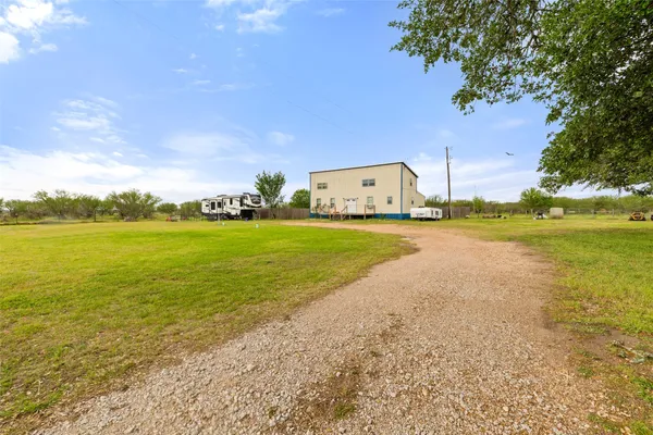 $500,000 | 3210 County Road 226, Giddings, TX 78942