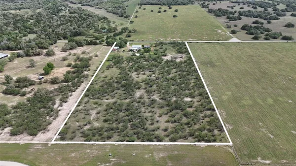 $500,000 | 3210 County Road 226, Giddings, TX 78942