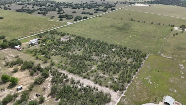$500,000 | 3210 County Road 226, Giddings, TX 78942