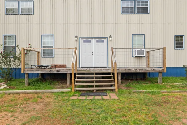 $500,000 | 3210 County Road 226, Giddings, TX 78942