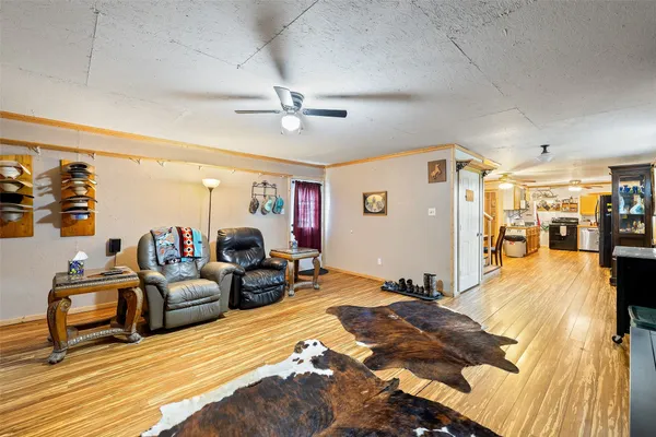 $500,000 | 3210 County Road 226, Giddings, TX 78942