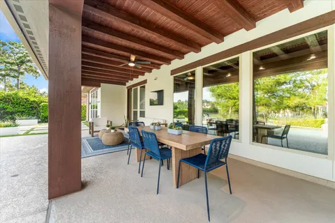 $1,548,000 | 19 Paloma Bend Place, The Woodlands, TX 77389