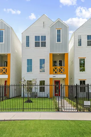 $2,499 | 3903 Pinemont Drive, Unit A, Houston, TX 77018