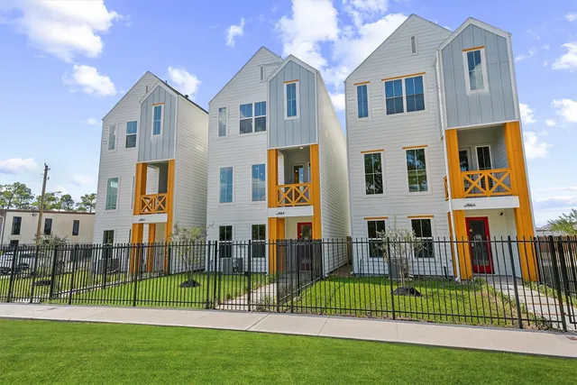 $2,499 | 3903 Pinemont Drive, Unit A, Houston, TX 77018