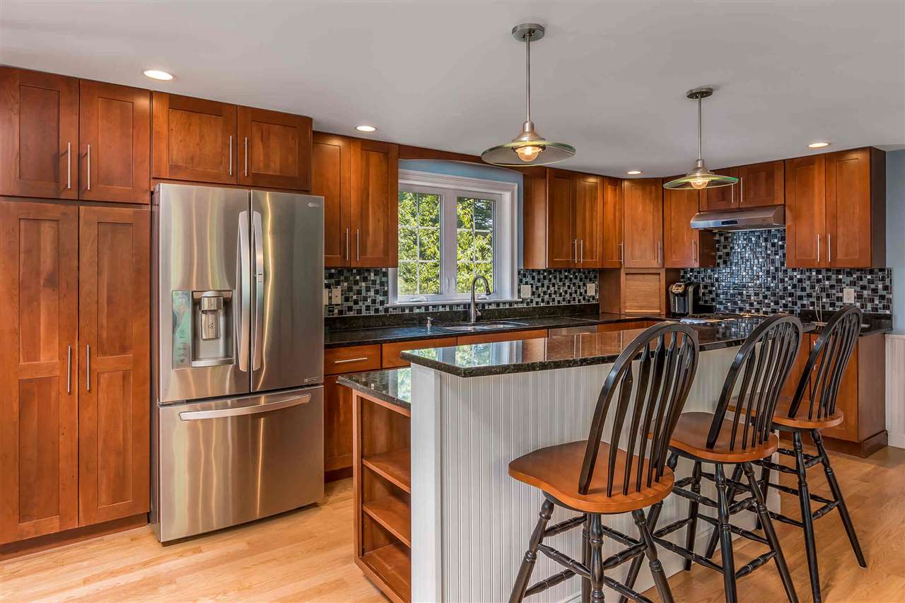 73 Greenleaf Parsons Road York, ME 03902 - Photo 2 of 31
