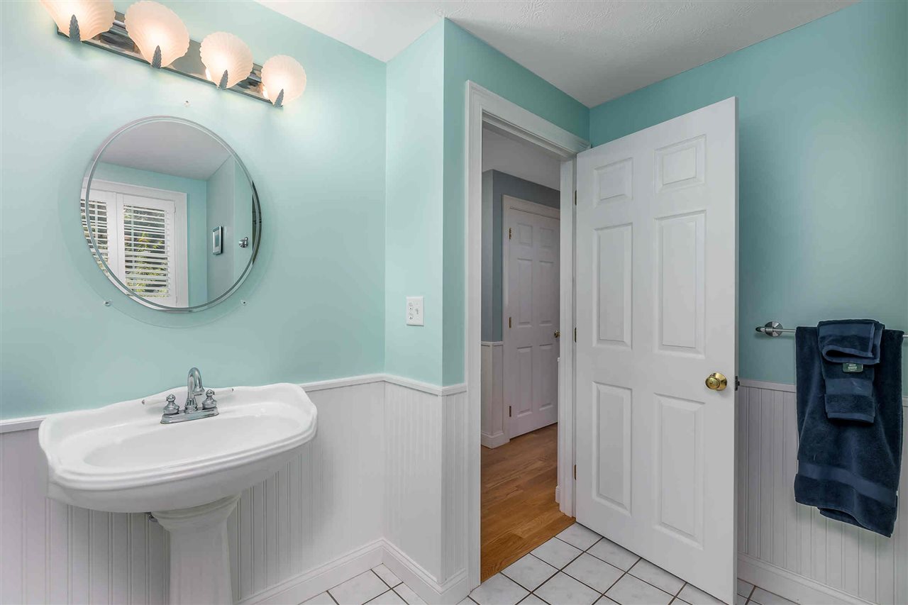 73 Greenleaf Parsons Road York, ME 03902 - Photo 13 of 31
