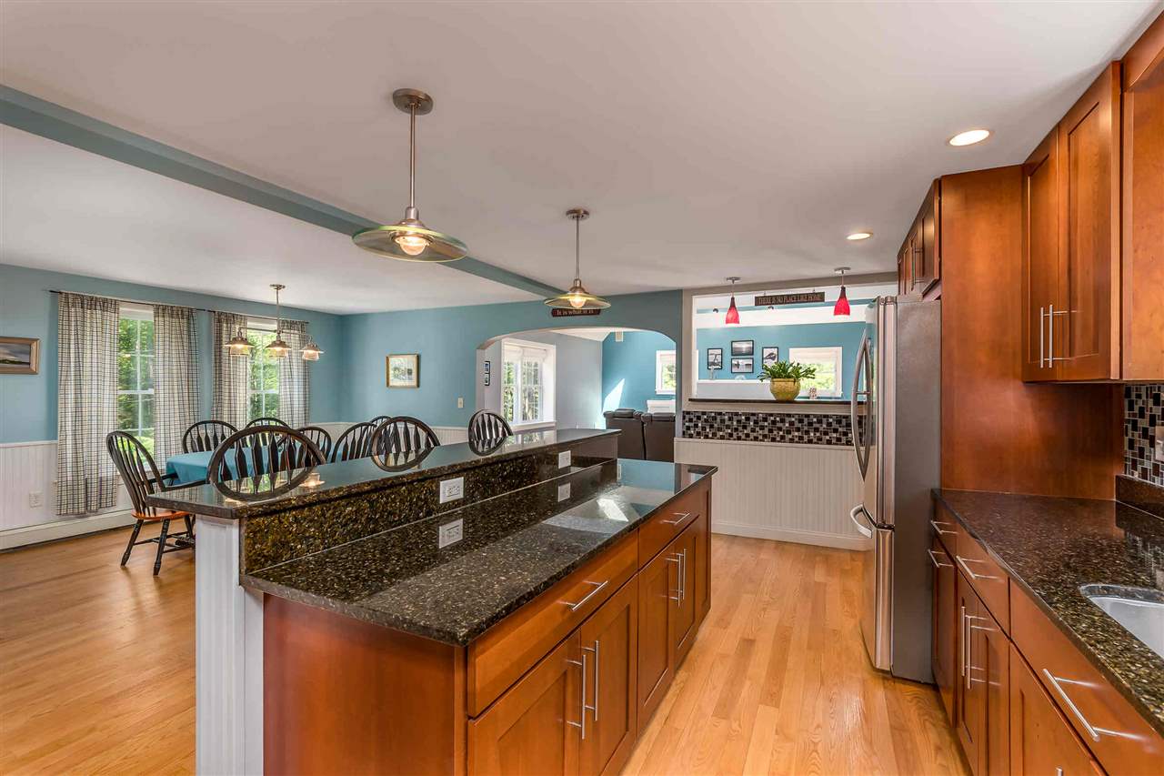 73 Greenleaf Parsons Road York, ME 03902 - Photo 4 of 31