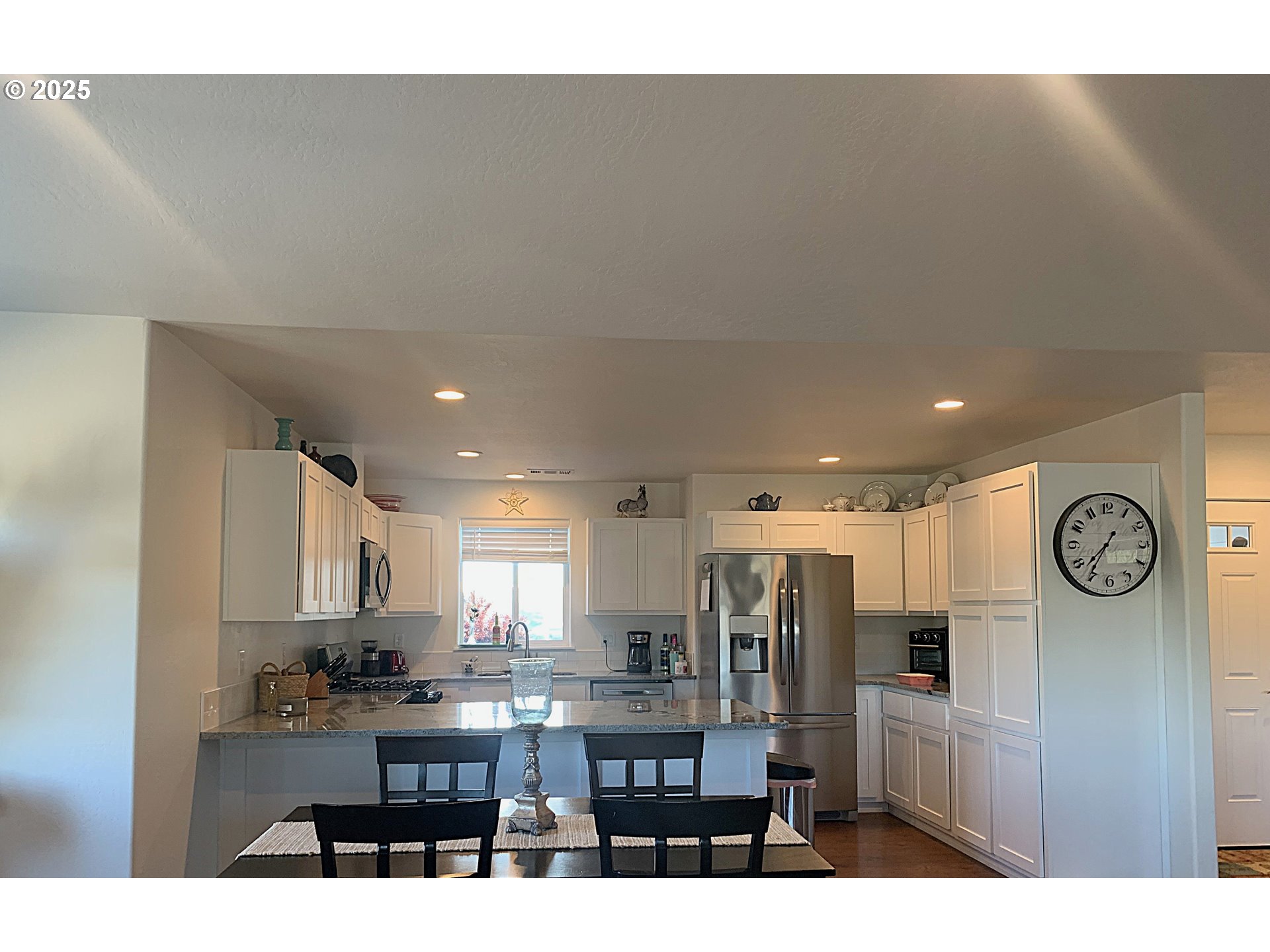 1019 Azure Way Eagle Point, OR 97524 - Photo 12 of 44
