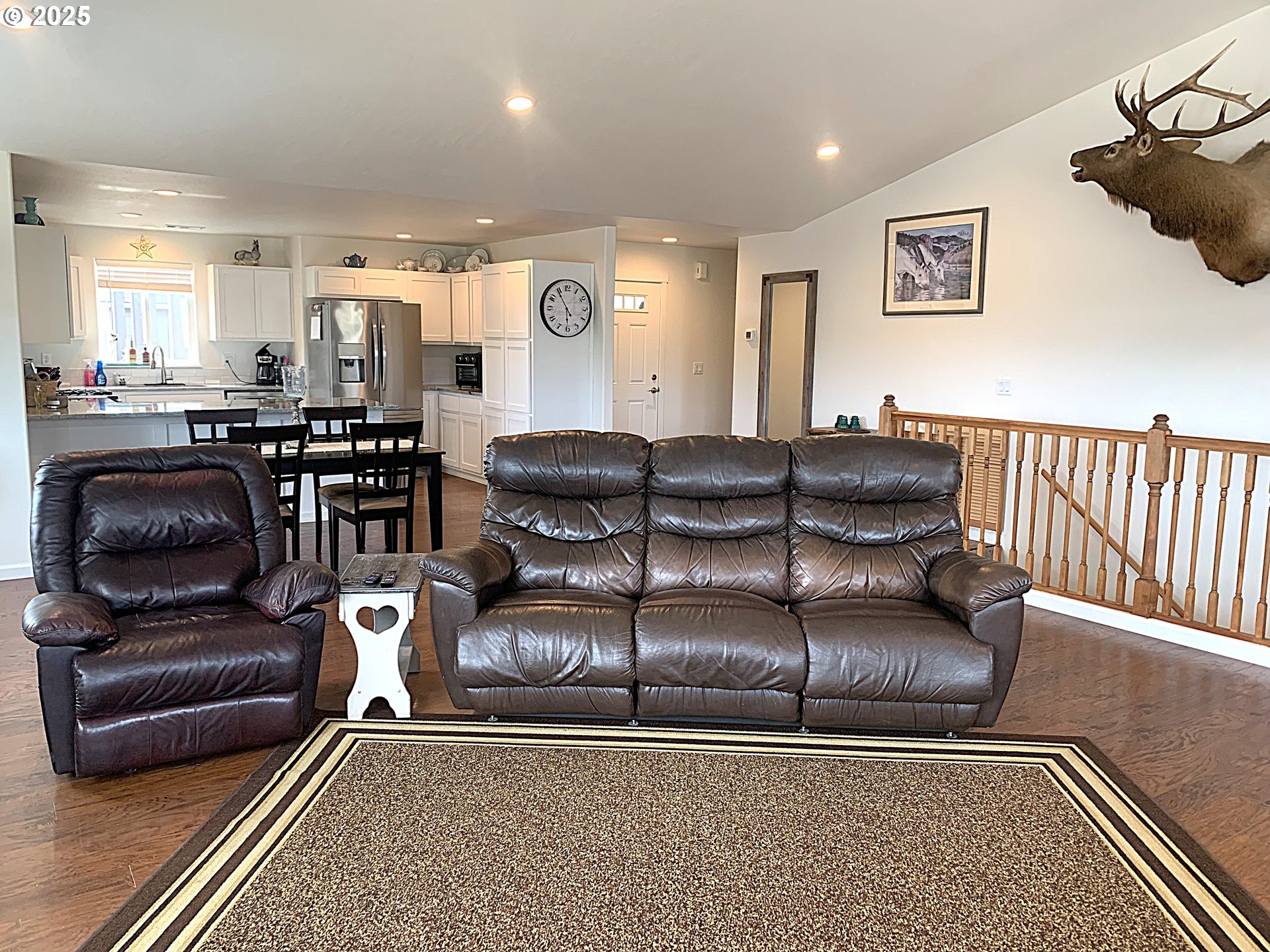 1019 Azure Way Eagle Point, OR 97524 - Photo 15 of 44