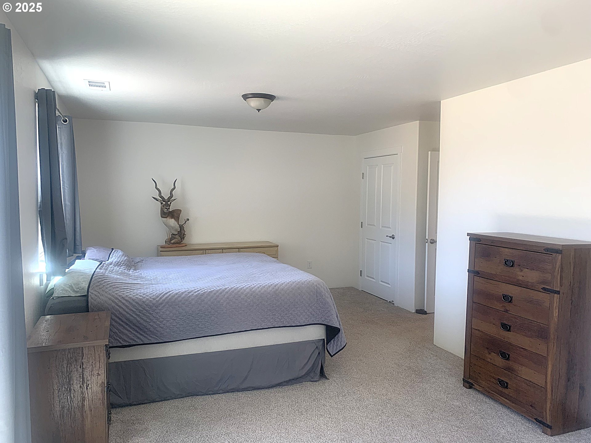 1019 Azure Way Eagle Point, OR 97524 - Photo 16 of 44