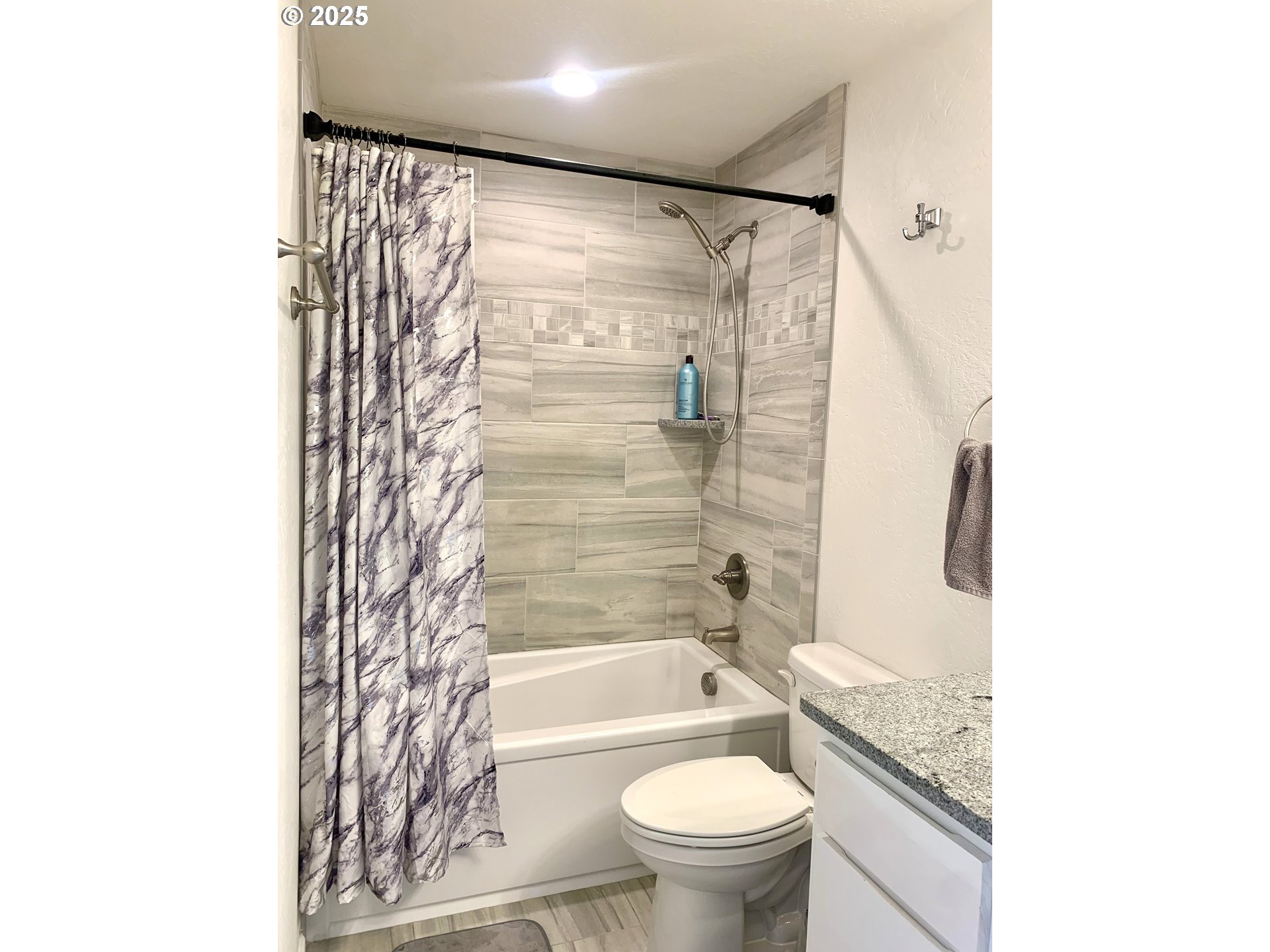 1019 Azure Way Eagle Point, OR 97524 - Photo 20 of 44