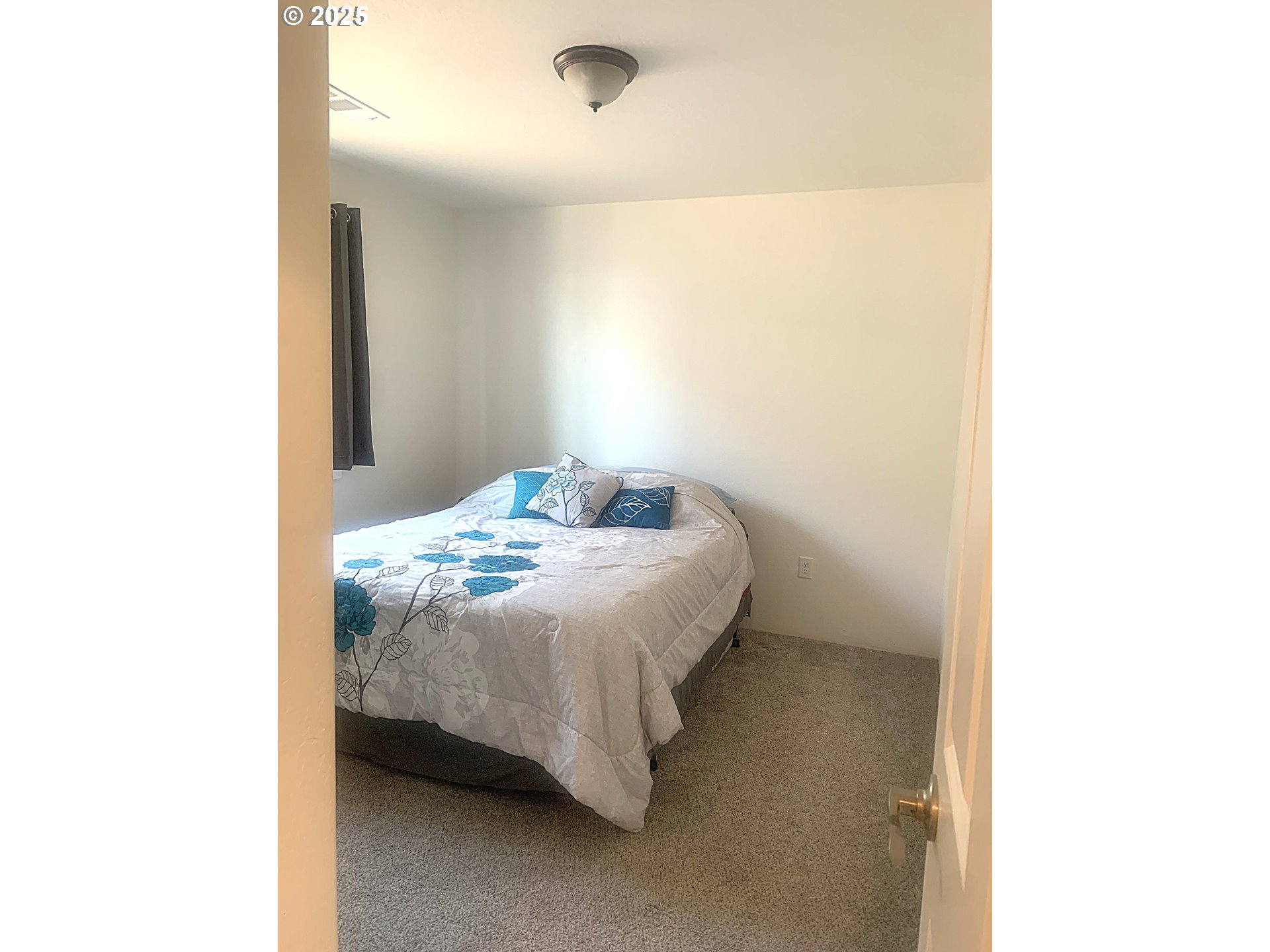 1019 Azure Way Eagle Point, OR 97524 - Photo 23 of 44