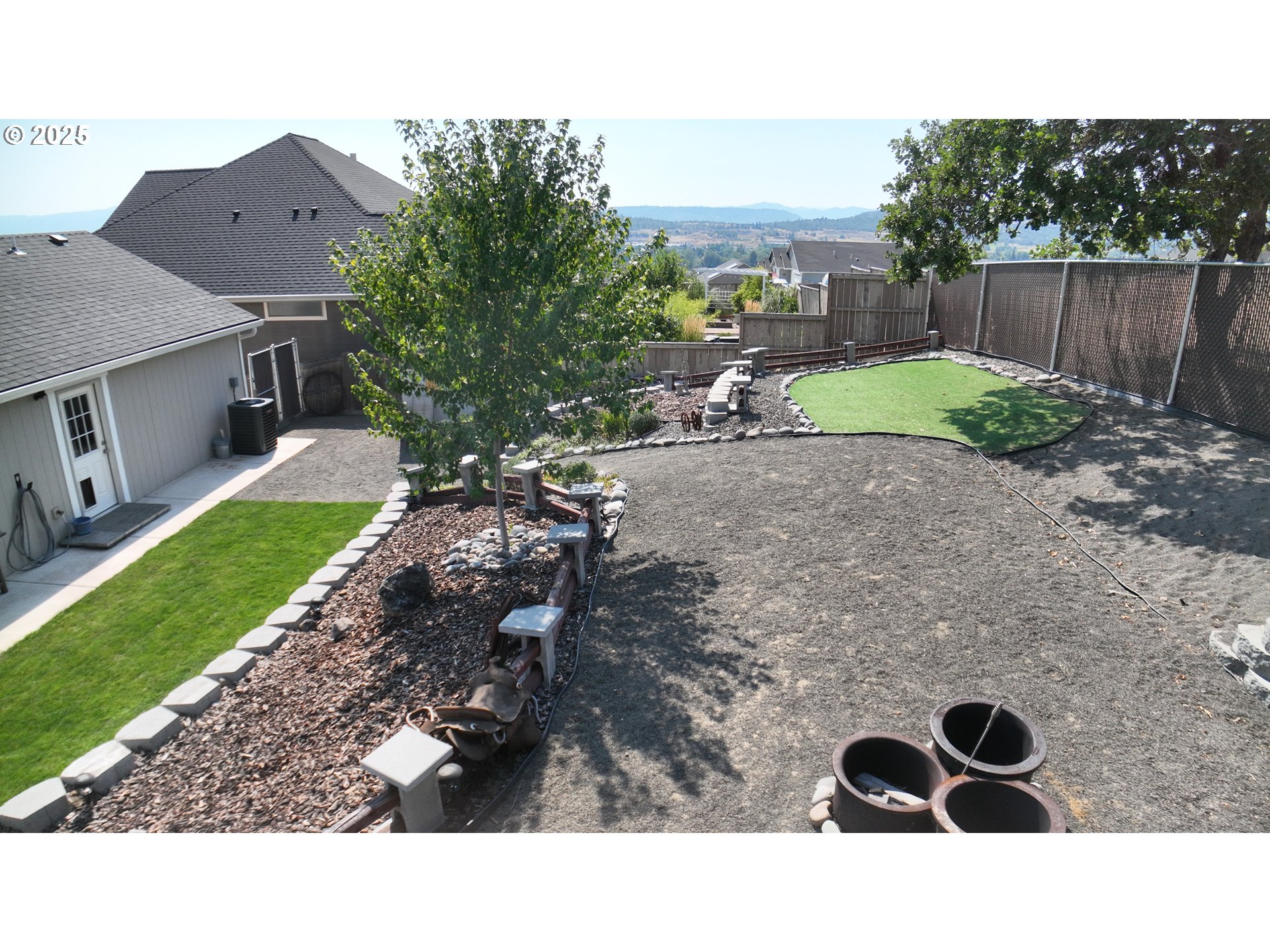 1019 Azure Way Eagle Point, OR 97524 - Photo 38 of 44