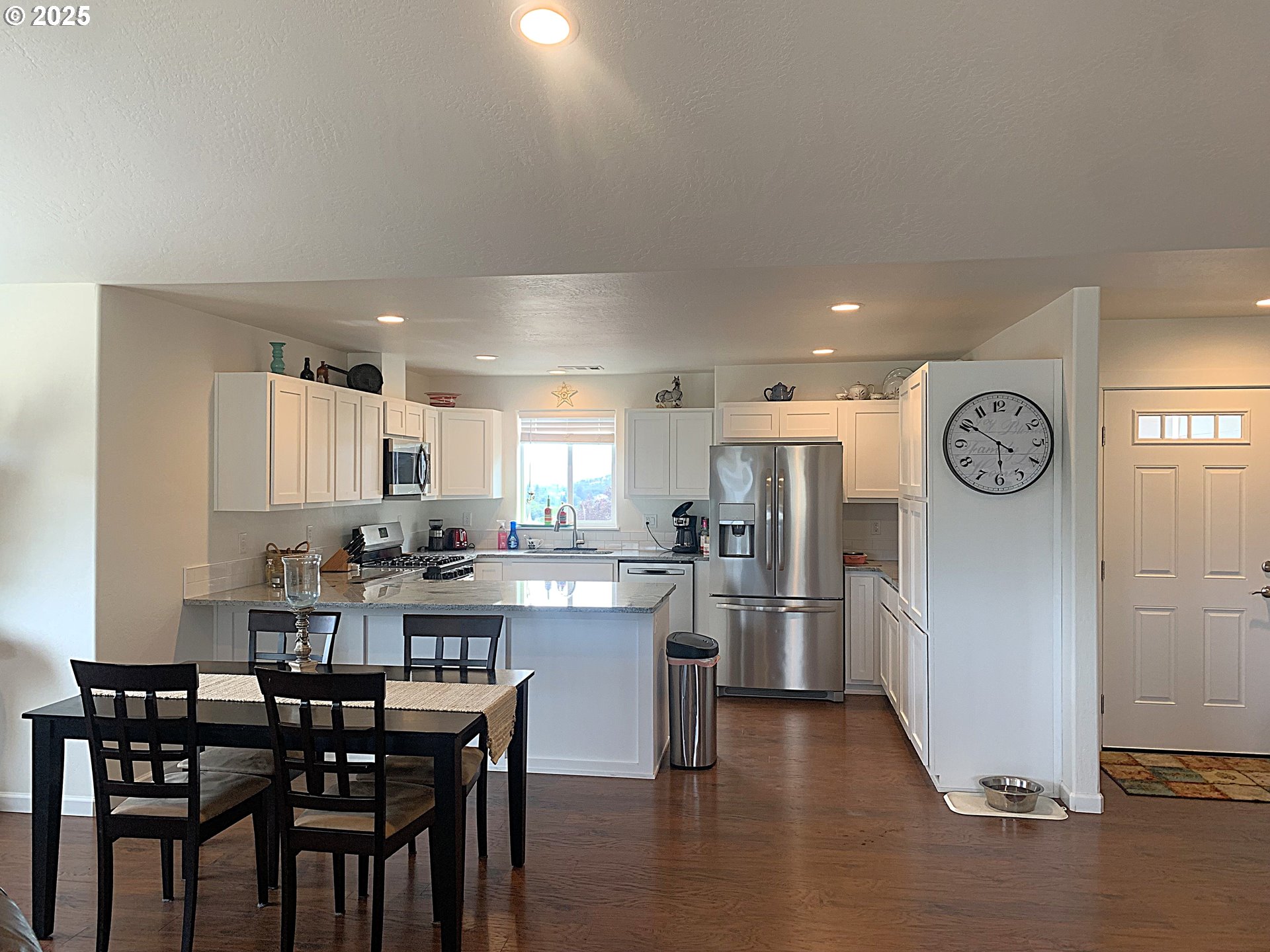 1019 Azure Way Eagle Point, OR 97524 - Photo 9 of 44