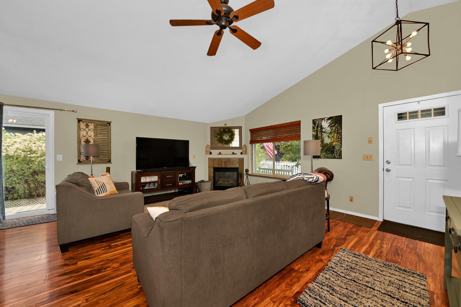 63317 Vogt Road Bend, OR 97701 - Photo 10 of 28 63317 Vogt Rd-13