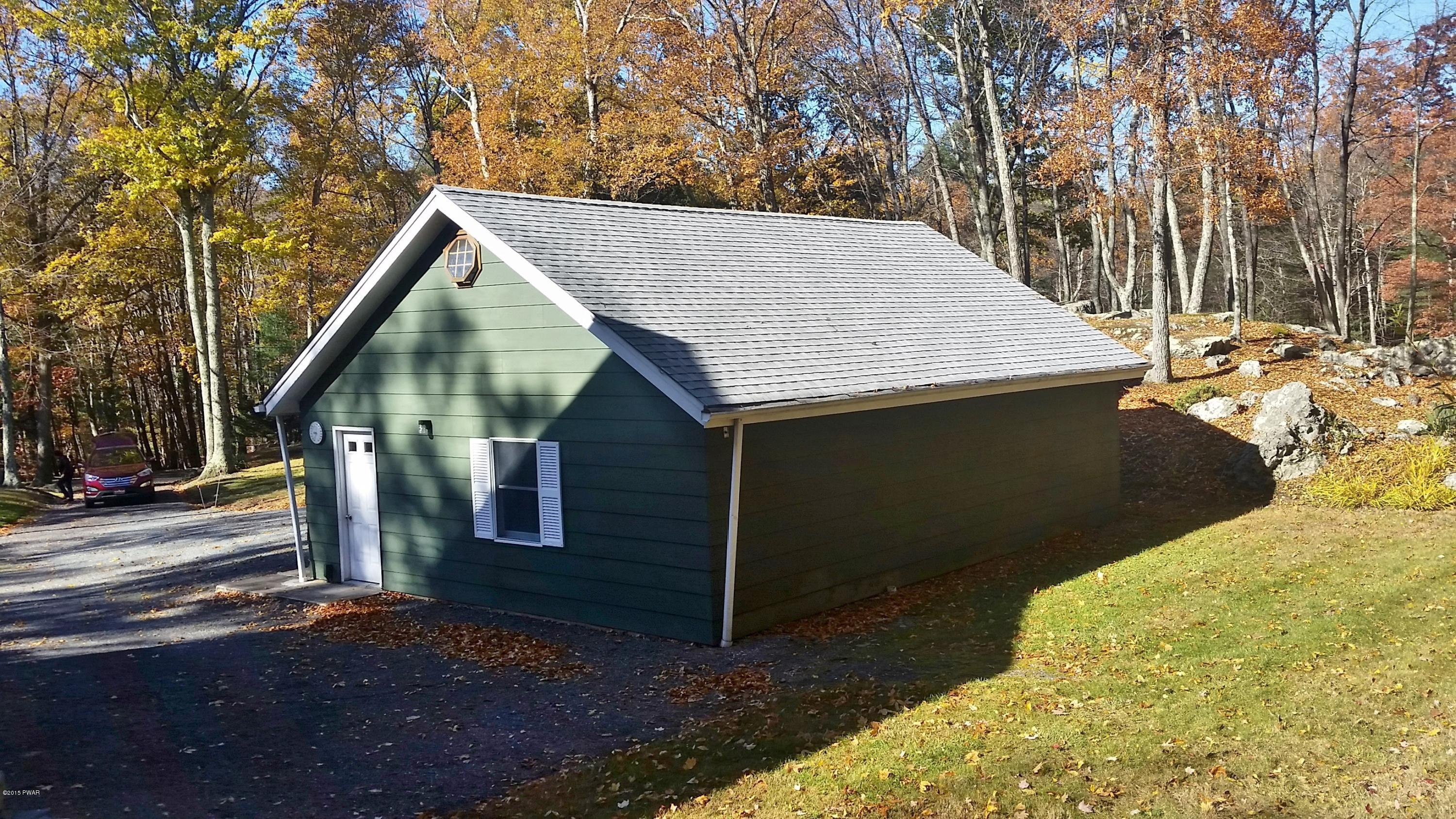 128 Gavoille Road Milford, PA 18337 - Photo 2 of 34