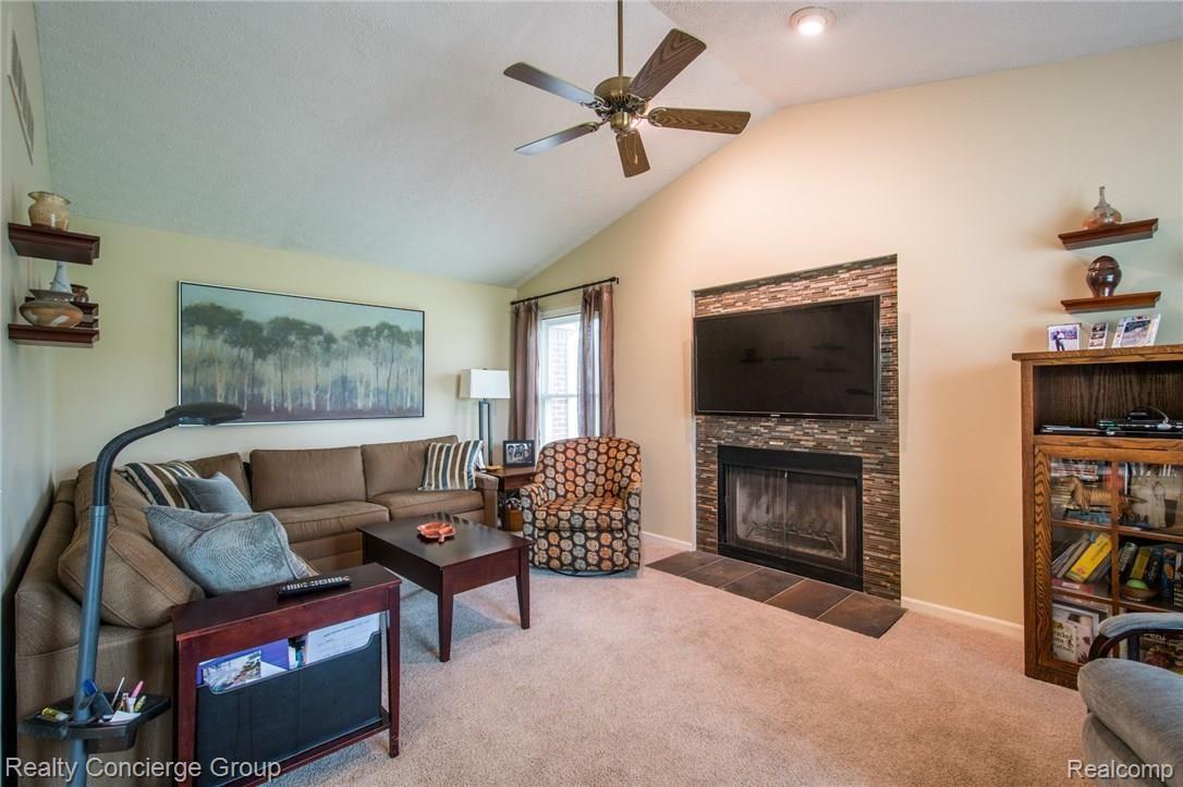 11644 Spencer Road Brighton, MI 48114 - Photo 9 of 43 spencer-19.jpg