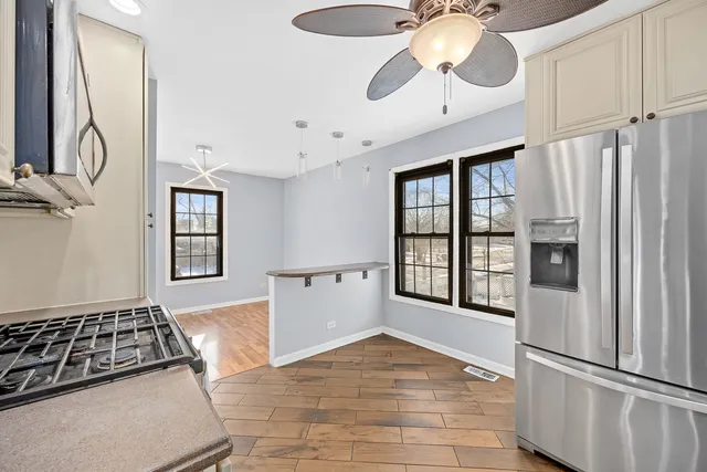 $345,000 | 161 Oakwood Drive, Bolingbrook, IL 60440