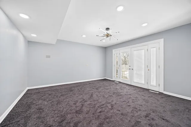 $345,000 | 161 Oakwood Drive, Bolingbrook, IL 60440