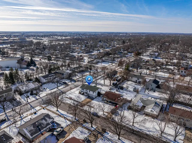 $345,000 | 161 Oakwood Drive, Bolingbrook, IL 60440