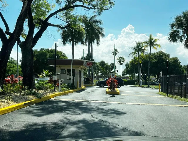 $165,000 | 3141 Northwest 47th Terrace, Unit 221, Lauderdale Lakes, FL 33319