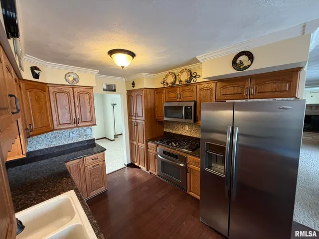 $225,000 | 205 Ingersoll Boulevard, Canton, IL 61520