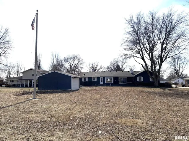 $225,000 | 205 Ingersoll Boulevard, Canton, IL 61520