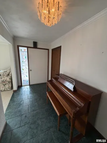 $225,000 | 205 Ingersoll Boulevard, Canton, IL 61520