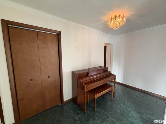 $225,000 | 205 Ingersoll Boulevard, Canton, IL 61520